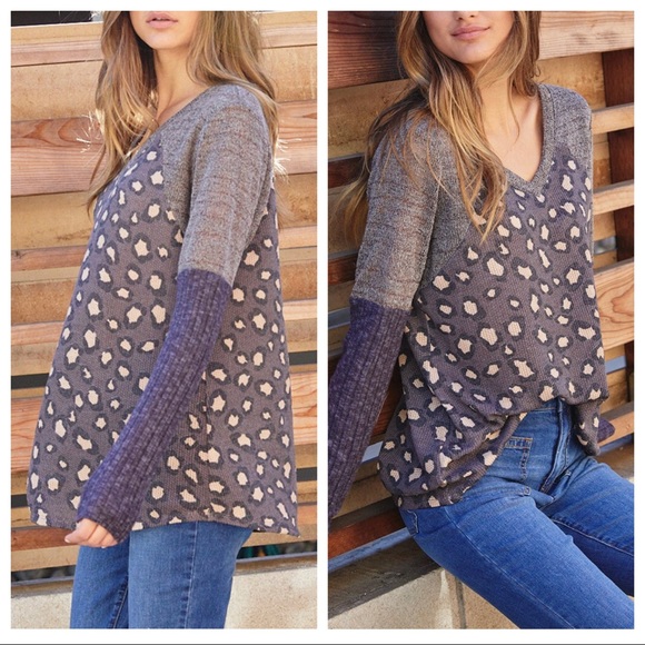 ✨LAST ONE✨V neck leopard print tunic top - Picture 5 of 8